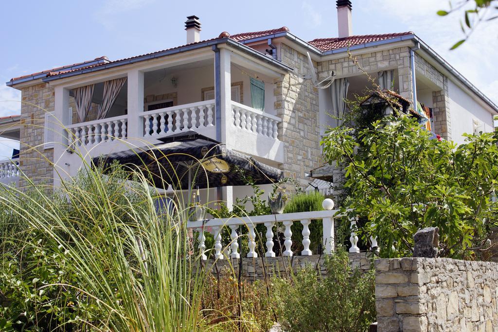 Nečujam Apartments Solta מראה חיצוני תמונה