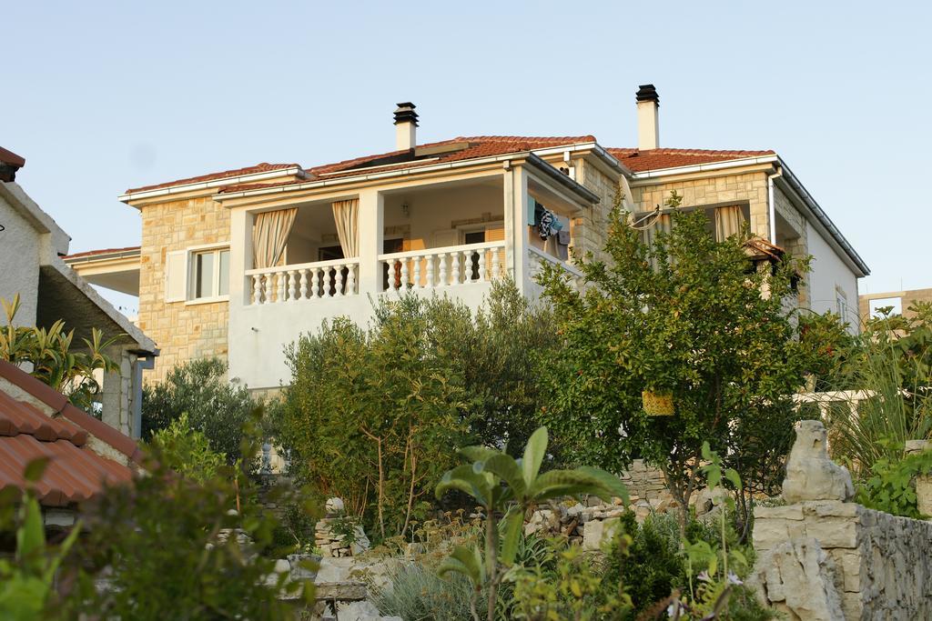 Nečujam Apartments Solta מראה חיצוני תמונה